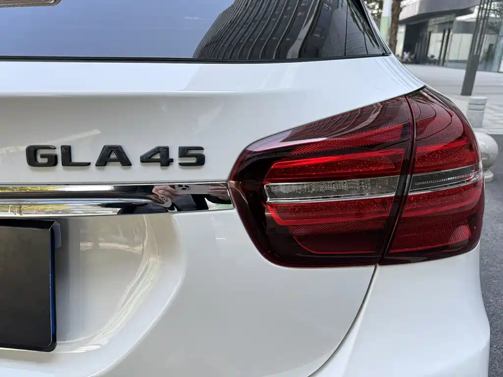 Mercedes-Benz GLA AMG 2019 — фото 21