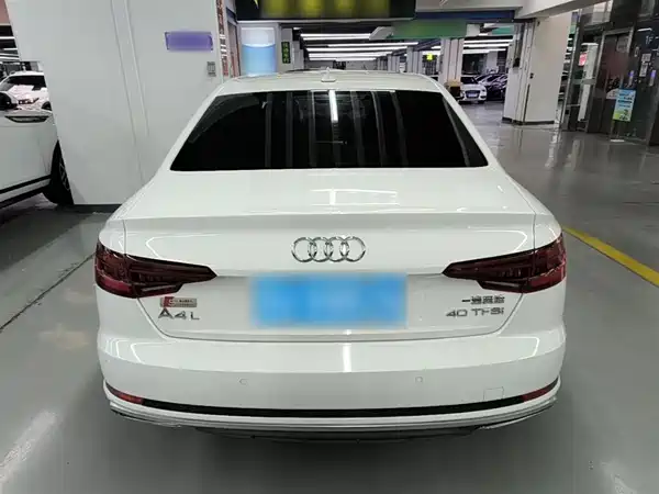 Audi A4L 2019