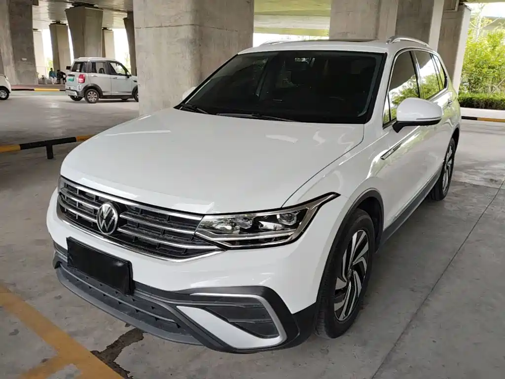 Volkswagen Tiguan L 2023 — фото 2