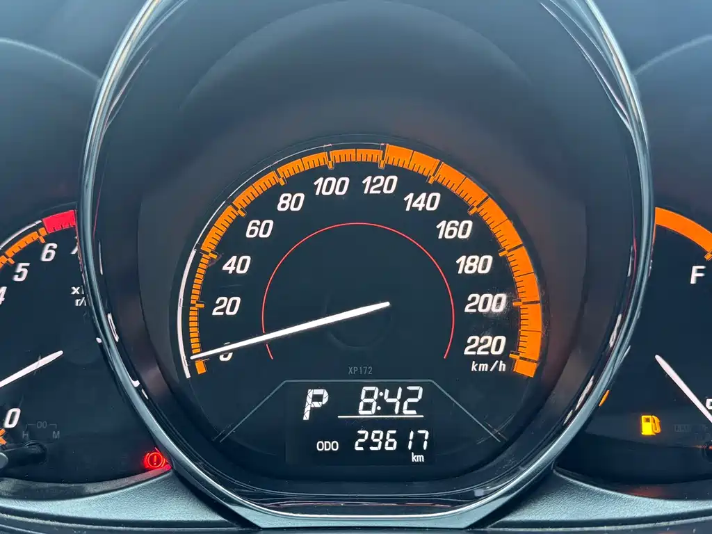 Toyota Yaris L 2022 — фото 17