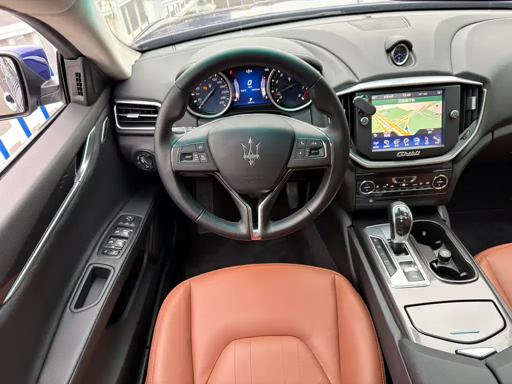 Maserati Ghibli 2016 — фото 10
