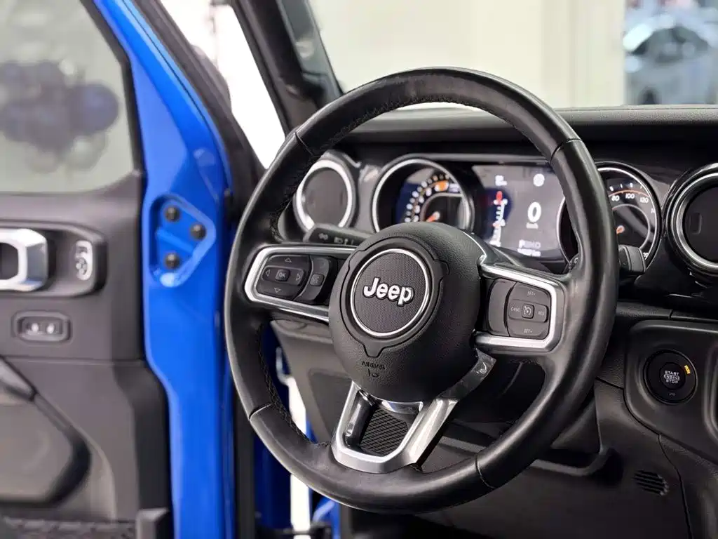Jeep Wrangler 2023 — фото 14