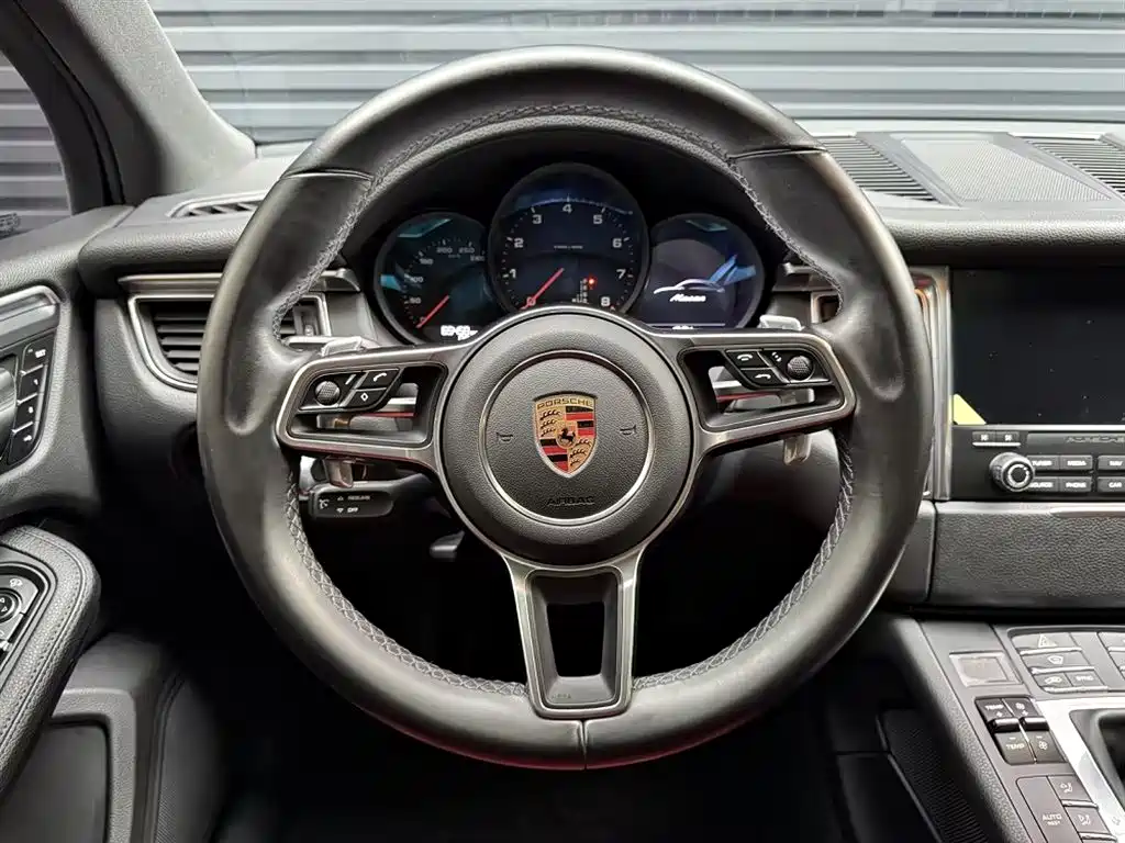 Porsche Macan 2018 — фото 4