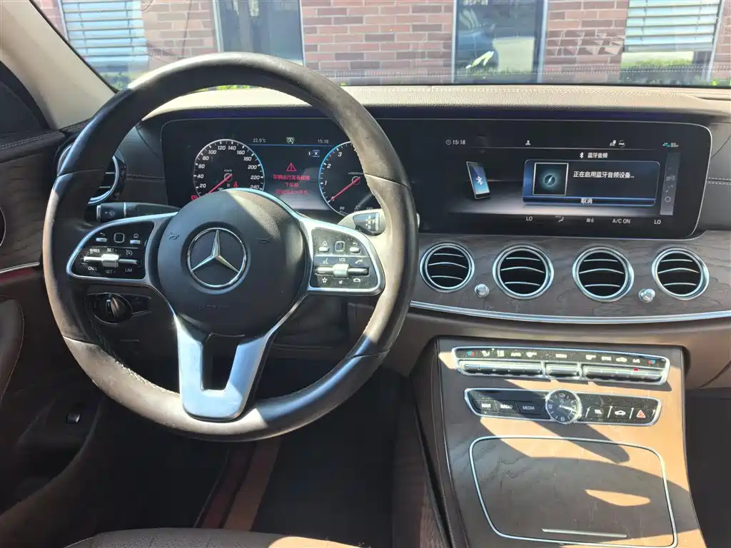 Mercedes-Benz E-Class 2020 — фото 17