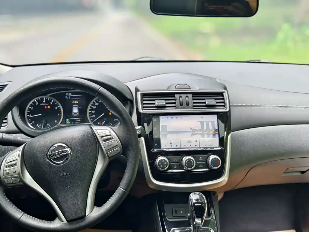 Nissan Tiida 2020 — фото 11