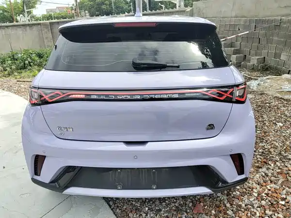BYD Dolphin 2023