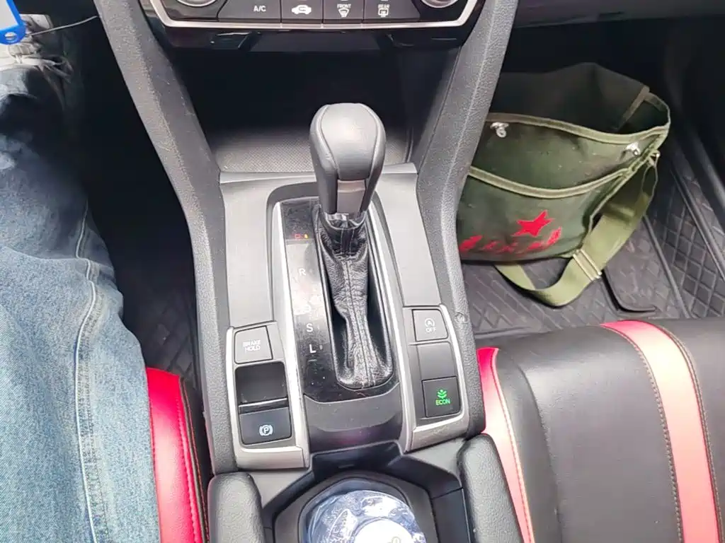 Honda Civic 2018 — фото 14