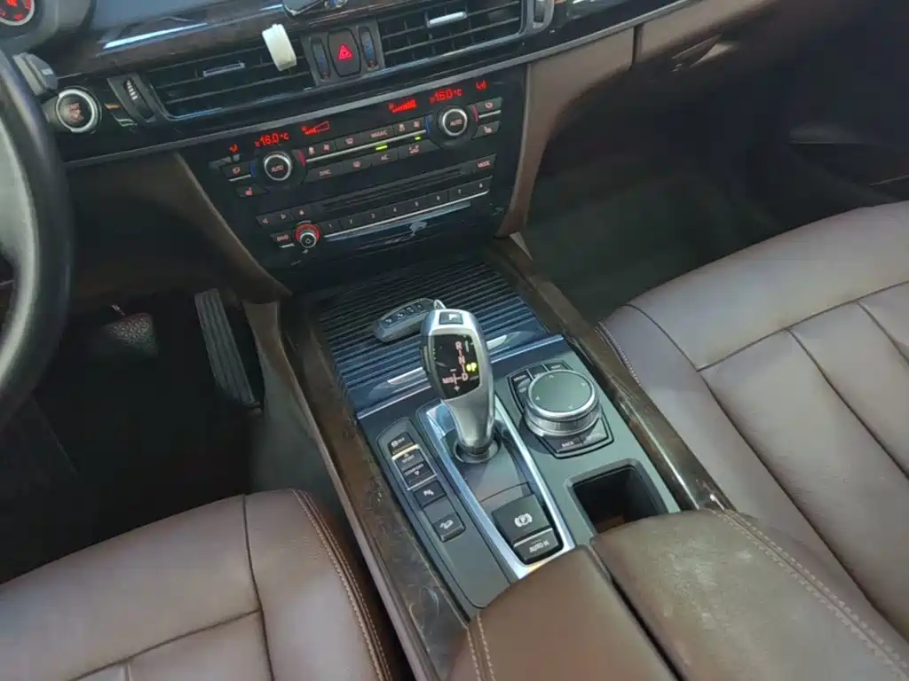 BMW X5 2018 — фото 14