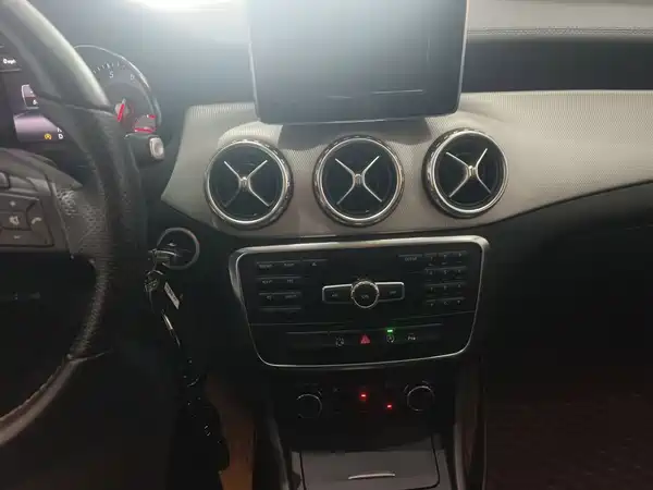 Mercedes-Benz GLA 2016