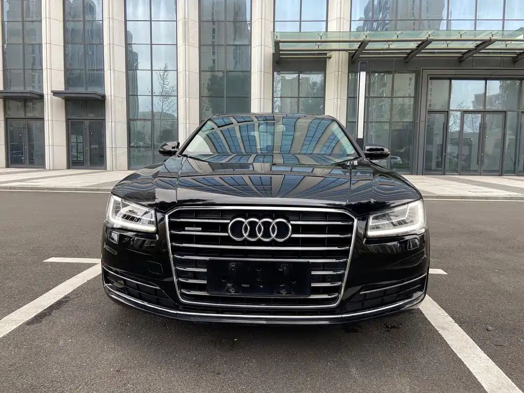 Audi A8 2015 — фото 8