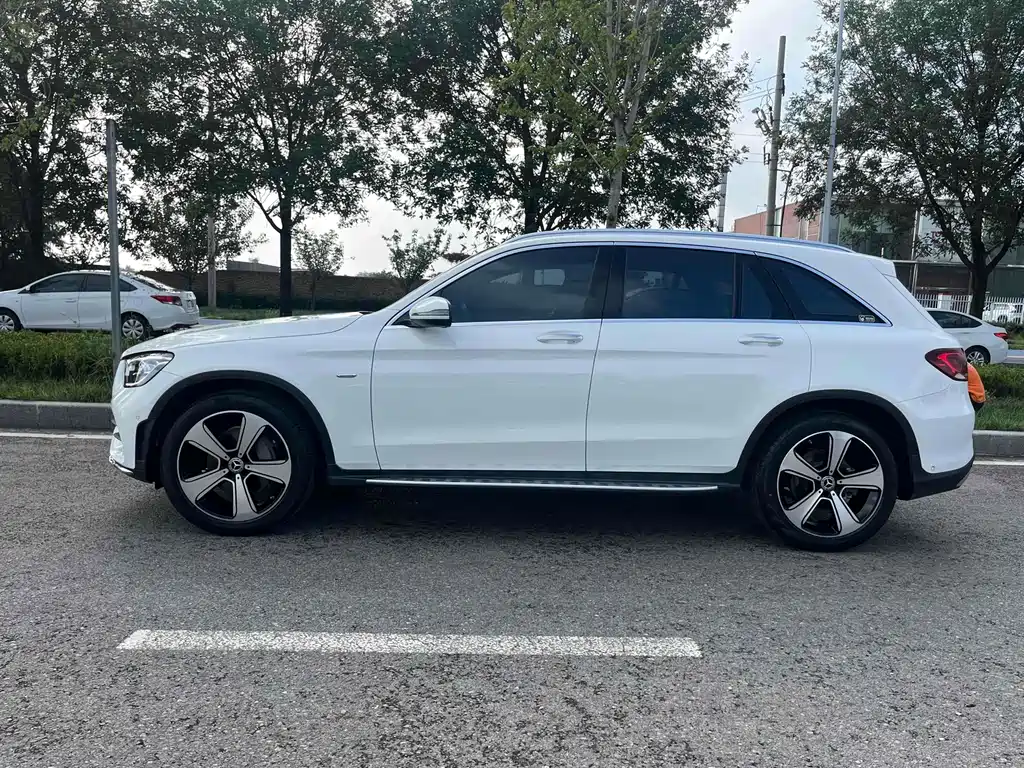 Mercedes-Benz GLC 2022 — фото 16