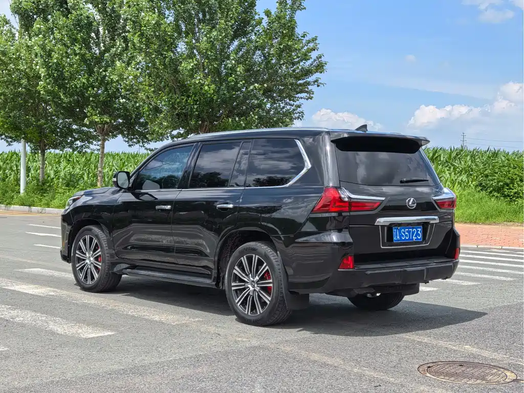 Lexus LX 2016