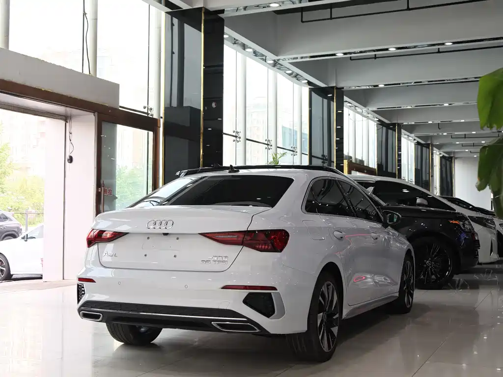 Audi A3 2023 — фото 16