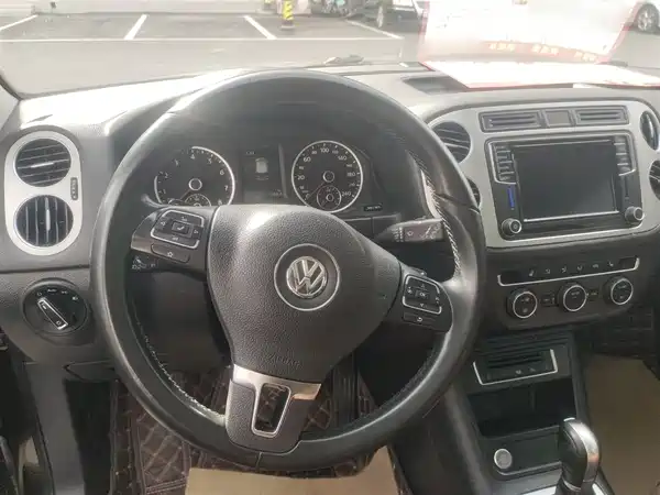 Volkswagen Tiguan 2015