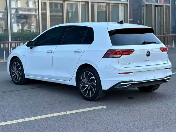Volkswagen Golf 2023