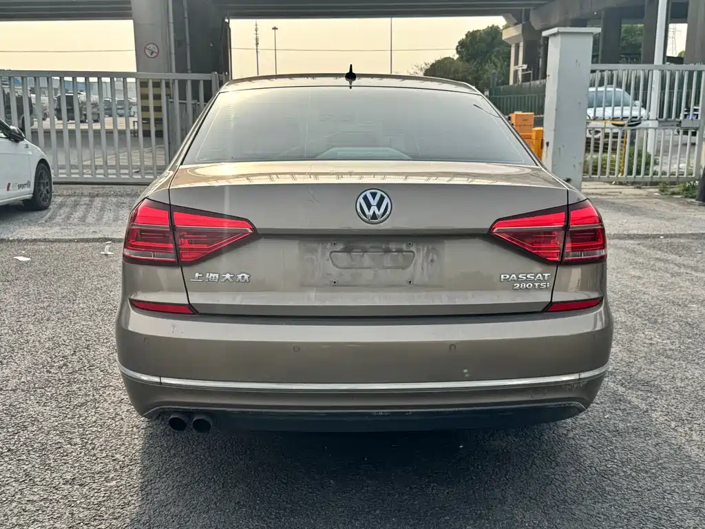 Volkswagen Passat 2016 — фото 15