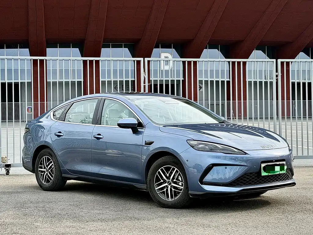 BYD Seal 05 DM-i 2025 — фото 2