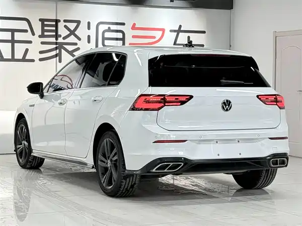 Volkswagen Golf 2024