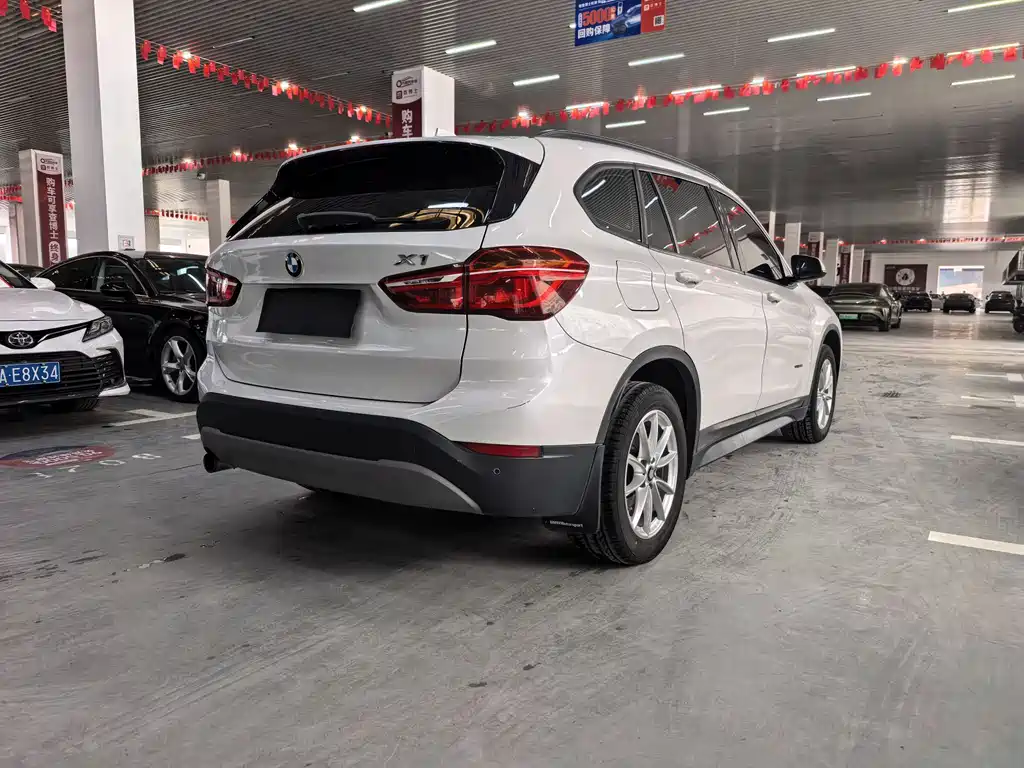 BMW X1 2017 — фото 15