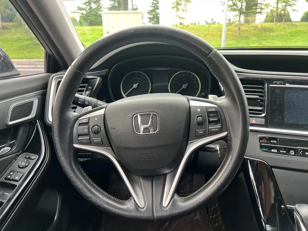 Honda Spirior 2017 — фото 12
