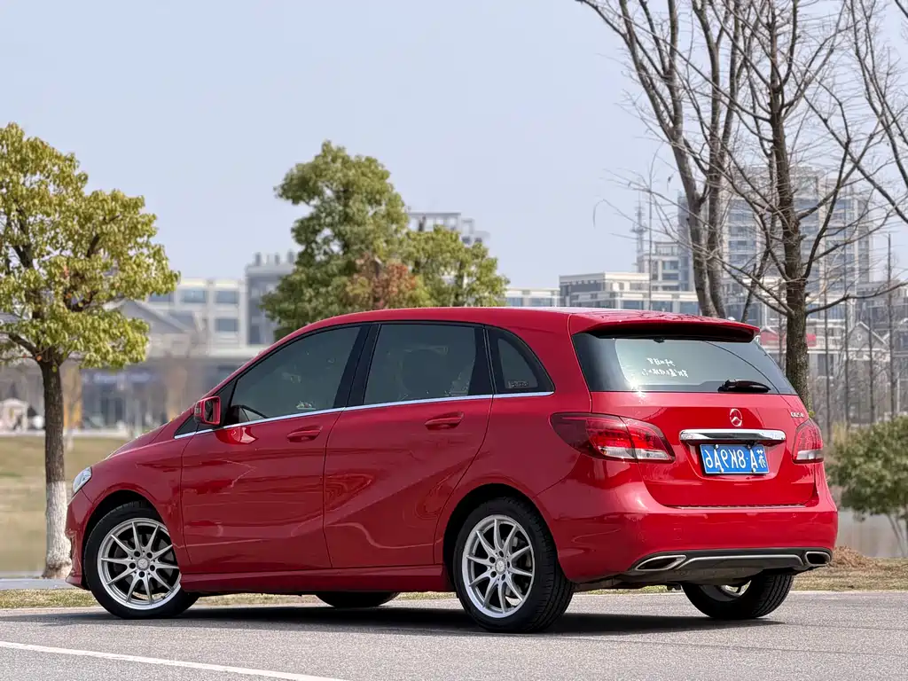 Mercedes-Benz B-Class 2016 — фото 12