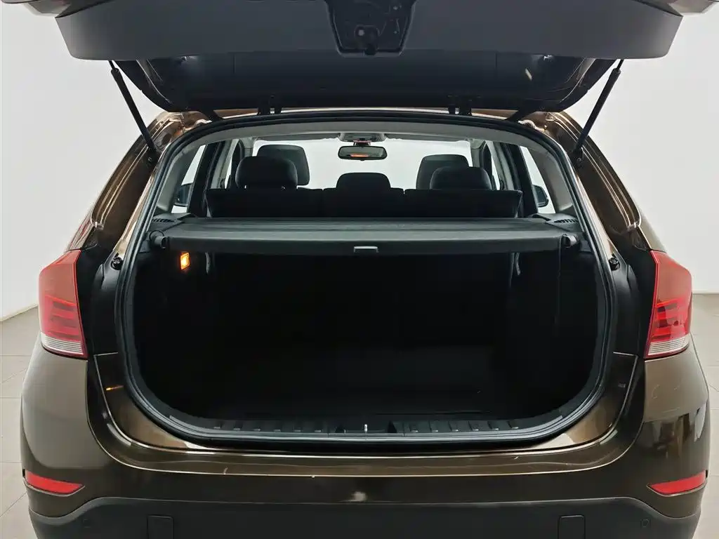 BMW X1 2014 — фото 16