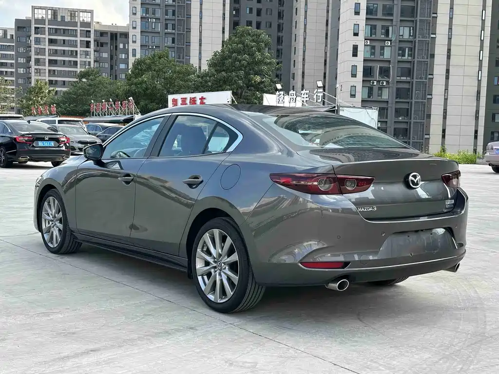 Mazda 3 Axela 2022