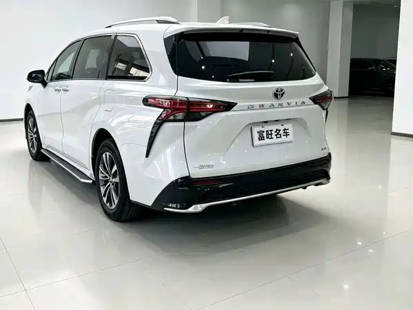 Toyota Granvia 2025