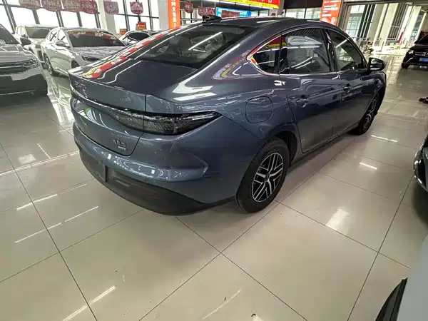 BYD Seal 05 DM-i 2025