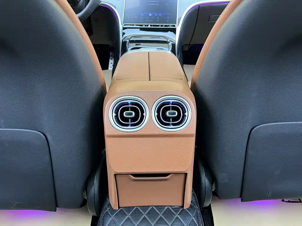 Mercedes-Benz C-Class 2025 — фото 37