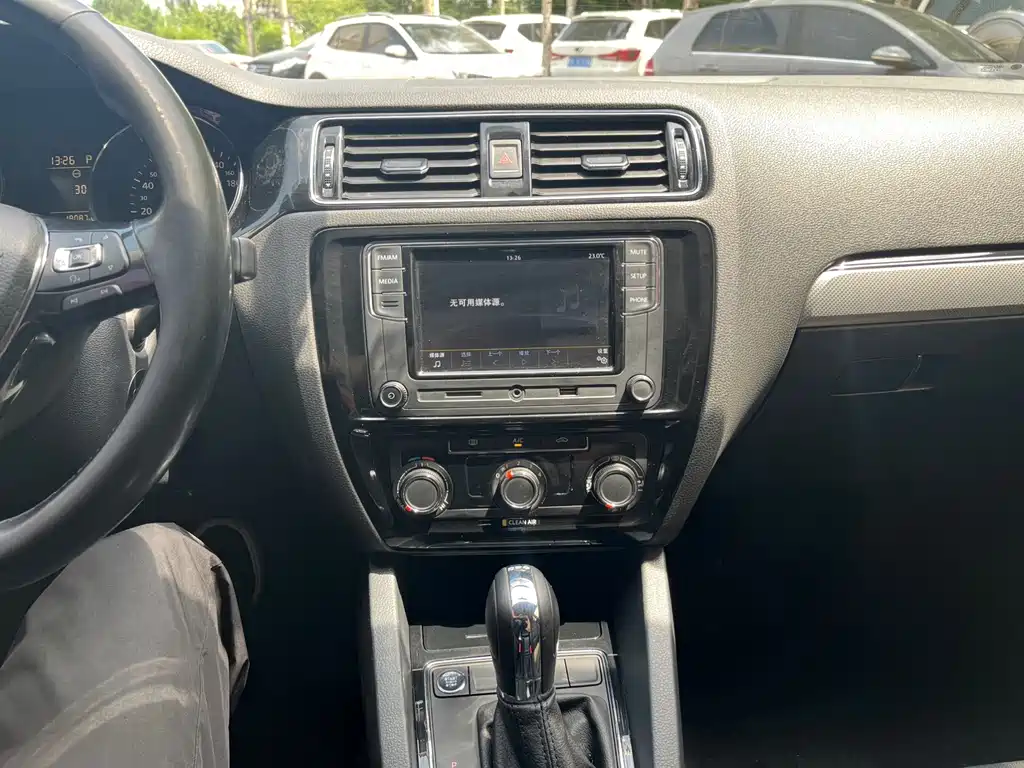 Volkswagen Sagitar 2017