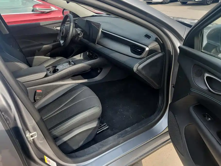 BYD Seal 05 DM-i 2025 — фото 8