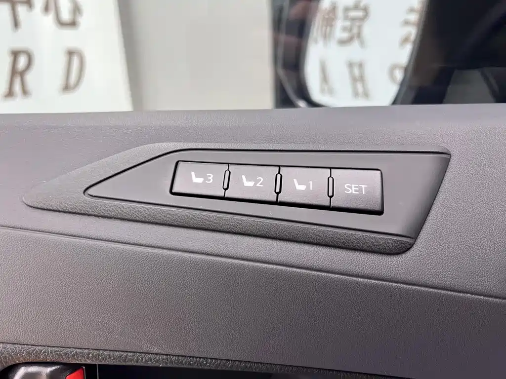 Toyota Vellfire 2022 — фото 20