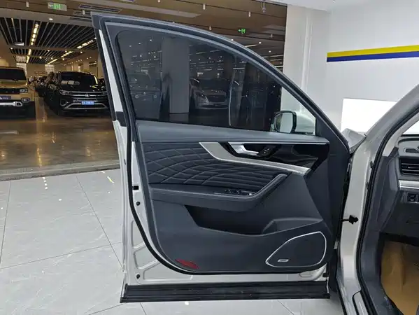 Hongqi HS5 2021