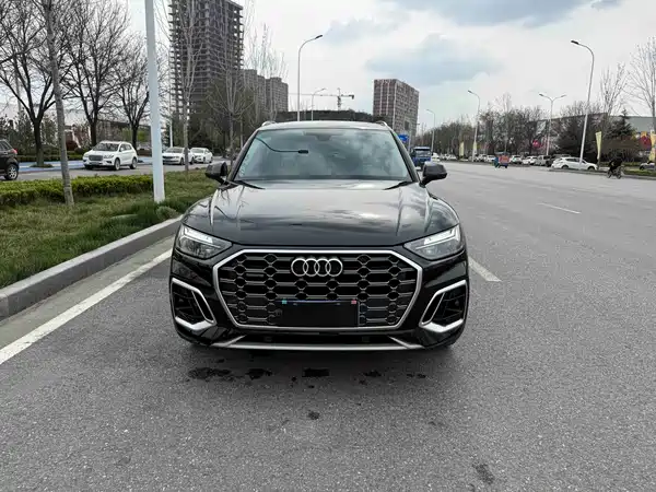 Audi Q5L 2021