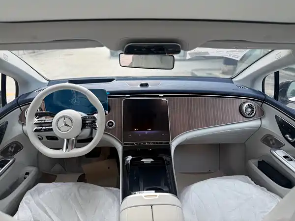 Mercedes-Benz EQE 2025
