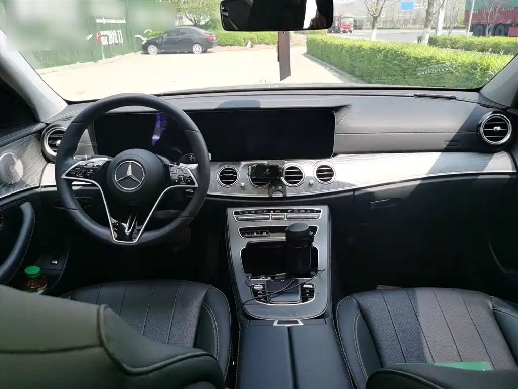 Mercedes-Benz E-Class 2023 — фото 6