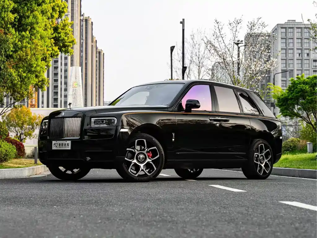 Rolls-Royce Cullinan 2021 — фото 1