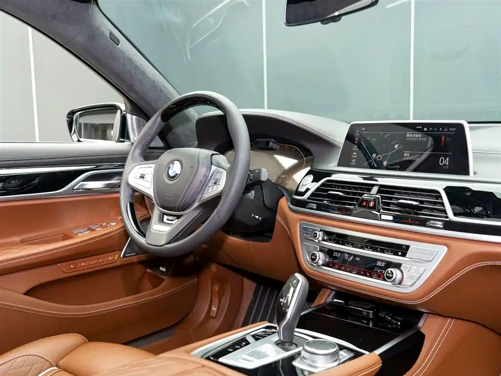 BMW 7 Series 2021 — фото 17