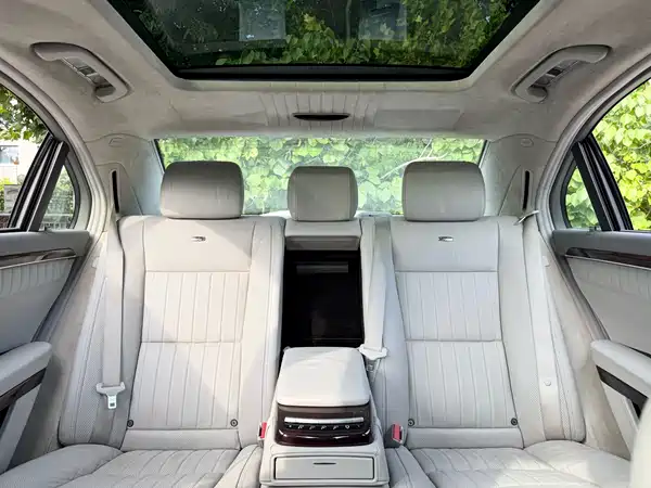 Mercedes-Benz S-Class 2009