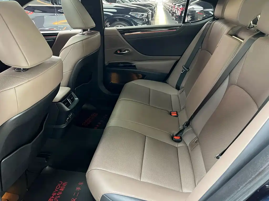Lexus ES 2023 — фото 10