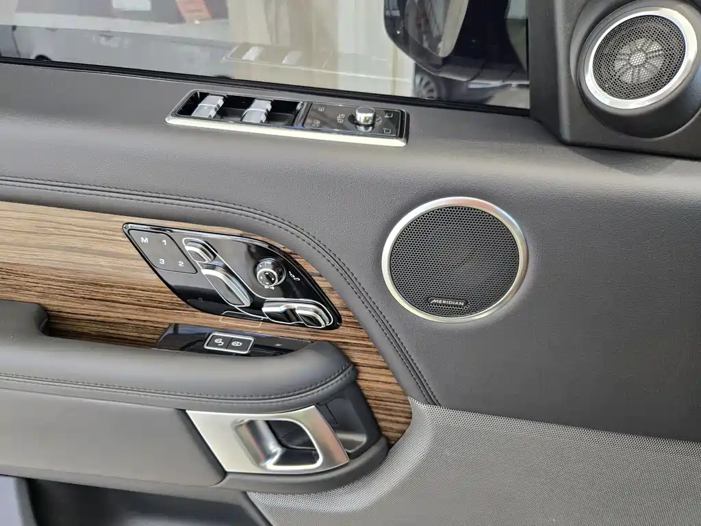 Land Rover Range Rover 2018 — фото 24