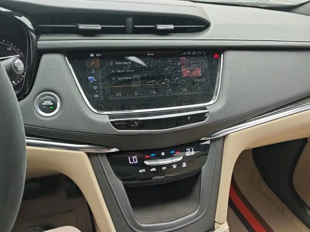 Cadillac XT5 2017 — фото 13