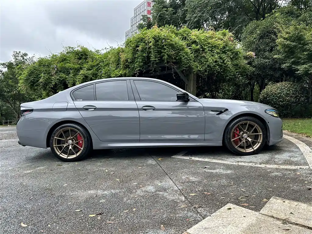 BMW 5 Series 2023 — фото 14