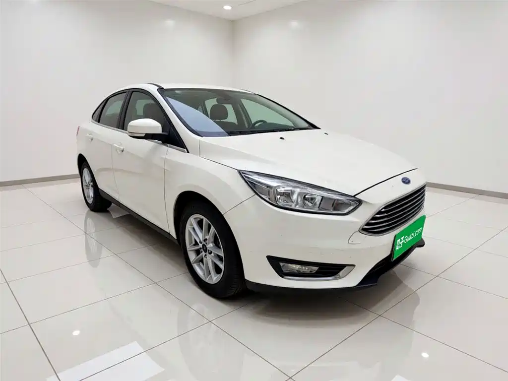 Ford Focus 2018 — фото 3