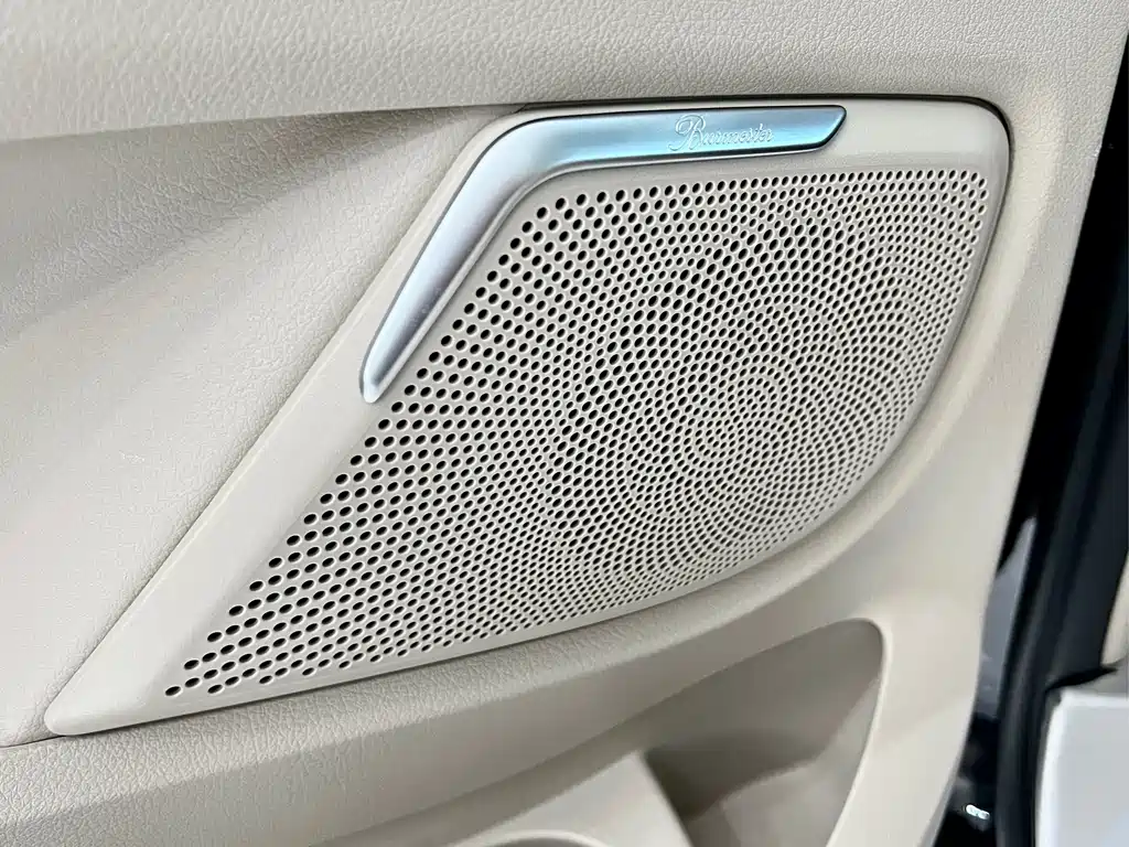 Mercedes-Benz V-Class 2025 — фото 26
