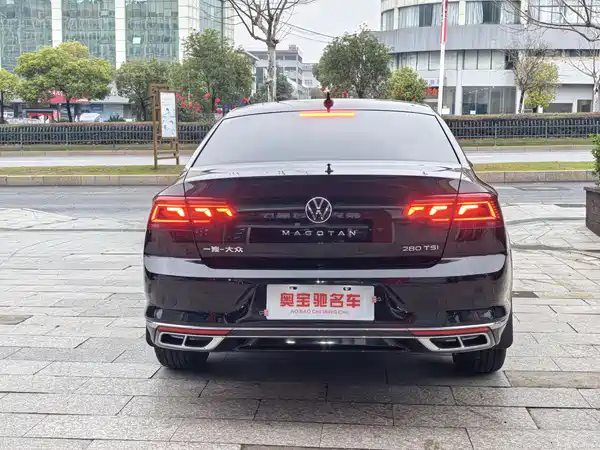 Volkswagen Magotan 2025