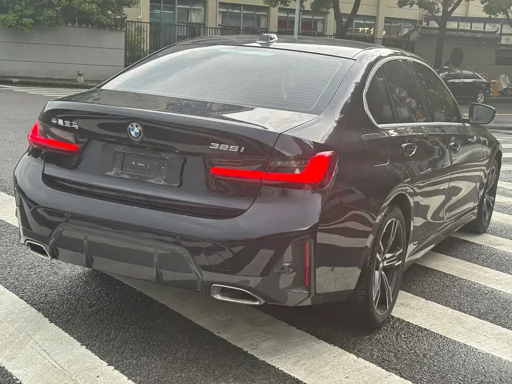 BMW 3 Series 2024 — фото 17