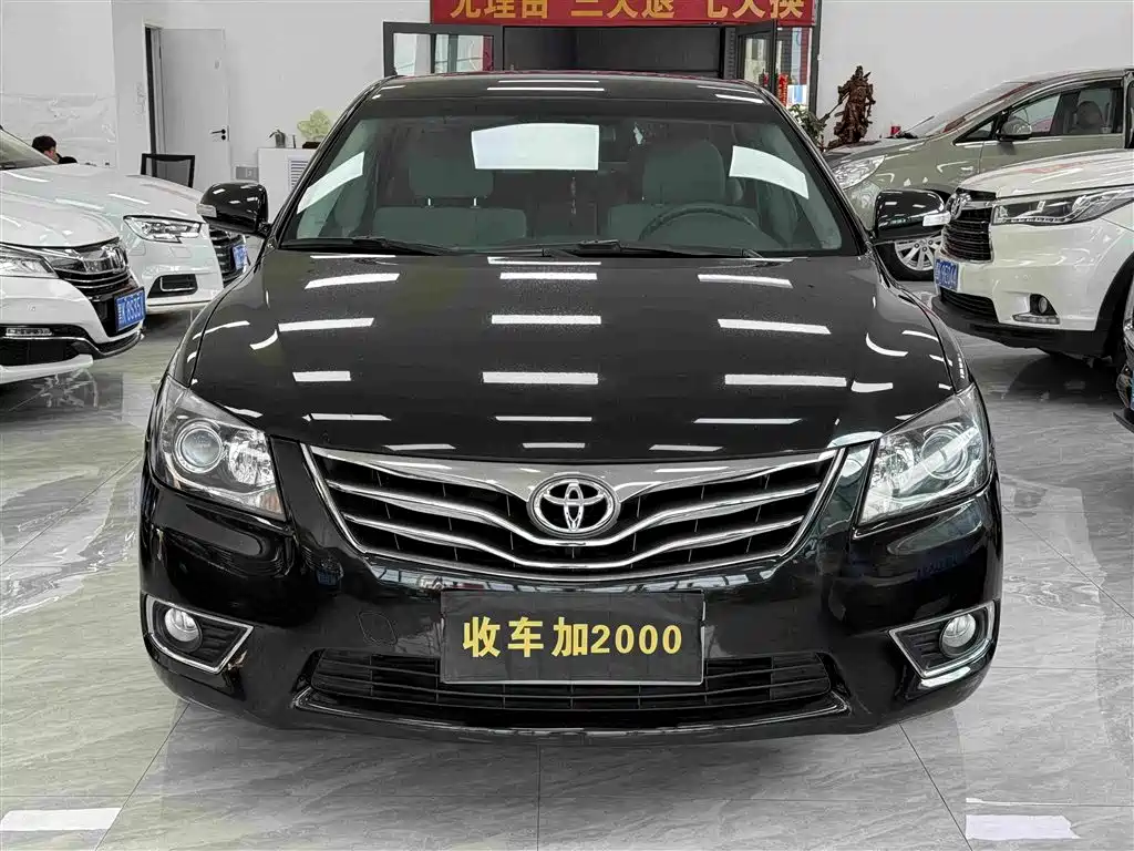Toyota Camry 2015 — фото 2