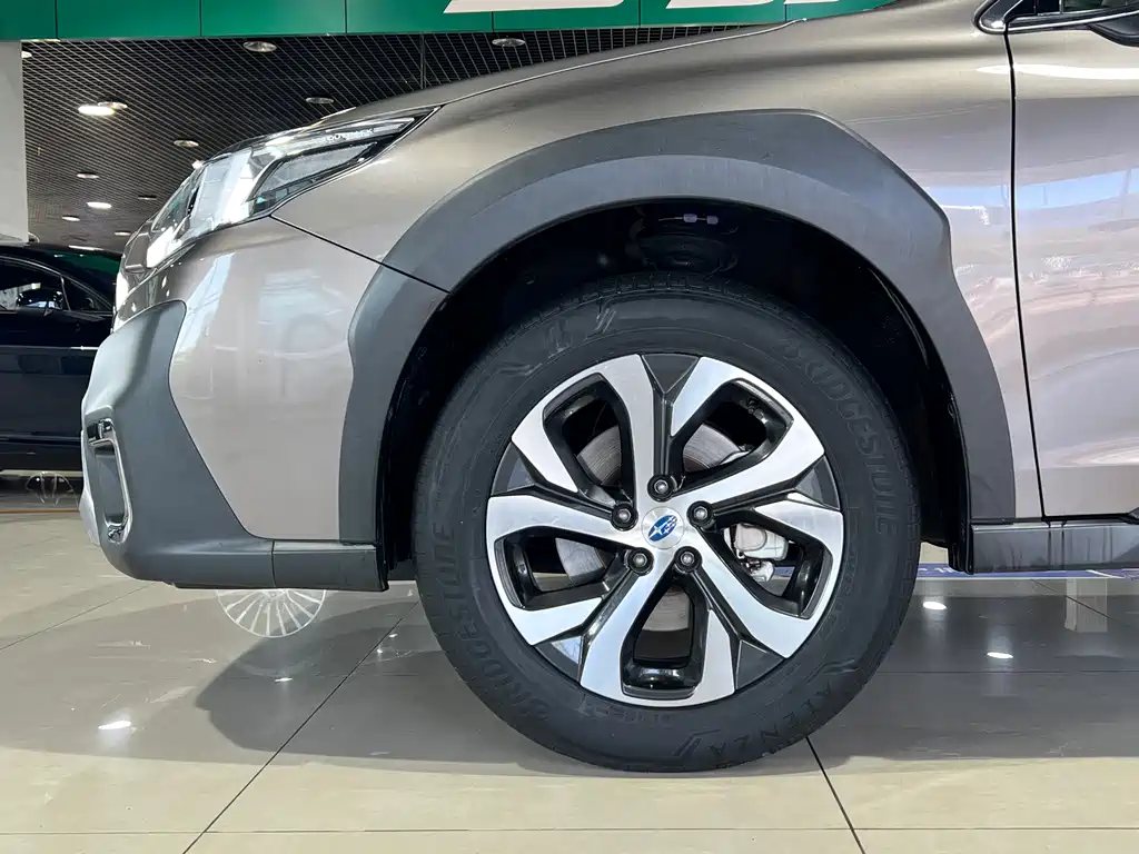 Subaru Outback 2021 — фото 10